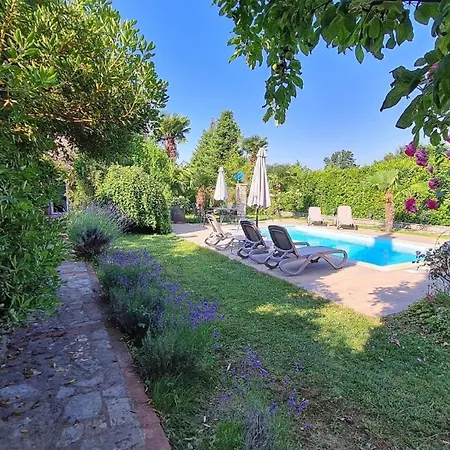 Nyaraló Ferienvilla Lucia Mit Pool Und Eigenem Tennisplatz Funtana