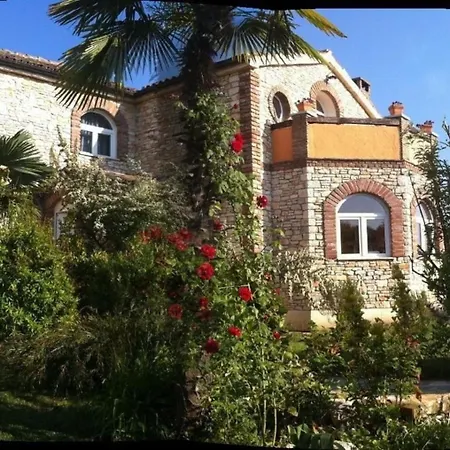 Ferienvilla Lucia Mit Pool Und Eigenem Tennisplatz * Funtana