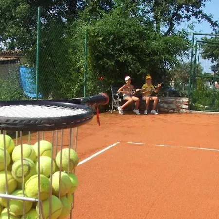 Ferienvilla Lucia Mit Pool Und Eigenem Tennisplatz *